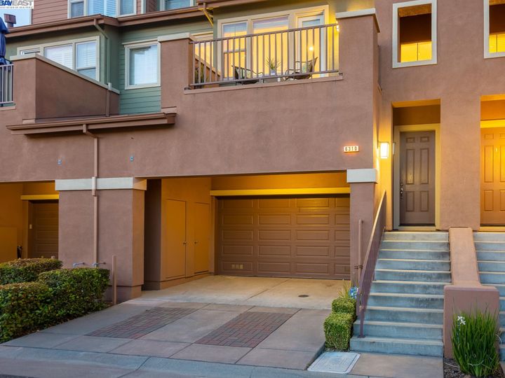 6310 Rocky Point Ct, Oakland, CA, 94605 Townhouse. Photo 2 of 29