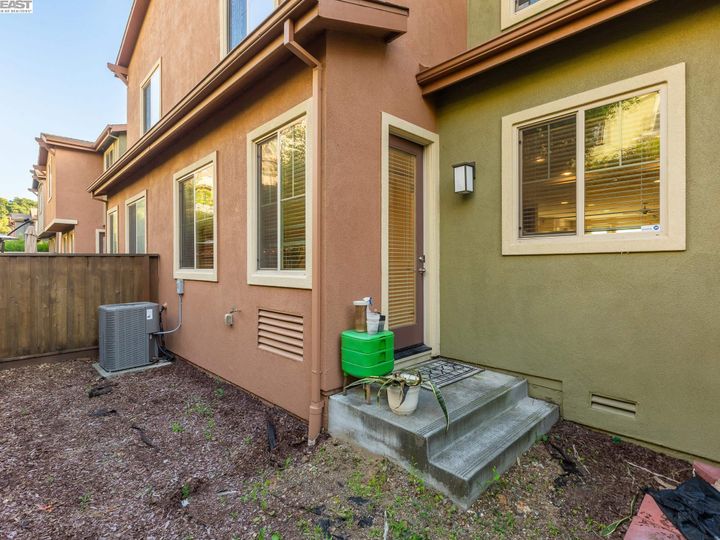 6310 Rocky Point Ct, Oakland, CA, 94605 Townhouse. Photo 24 of 29
