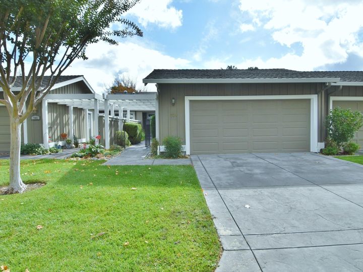 704 Silver Lake Dr, Danville, CA, 94526 Townhouse. Photo 1 of 40