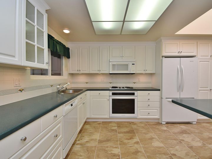 704 Silver Lake Dr, Danville, CA, 94526 Townhouse. Photo 11 of 40