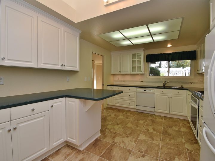 704 Silver Lake Dr, Danville, CA, 94526 Townhouse. Photo 14 of 40