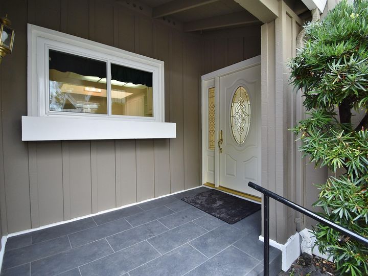 704 Silver Lake Dr, Danville, CA, 94526 Townhouse. Photo 4 of 40