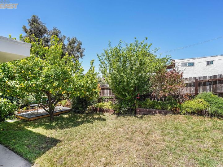 7407 Ney Ave, Oakland, CA | Eastmont Hills. Photo 32 of 39