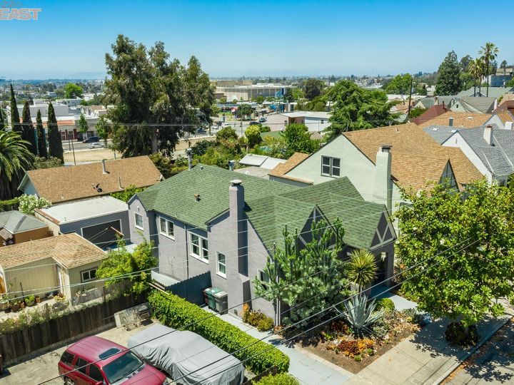 7407 Ney Ave, Oakland, CA | Eastmont Hills. Photo 36 of 39