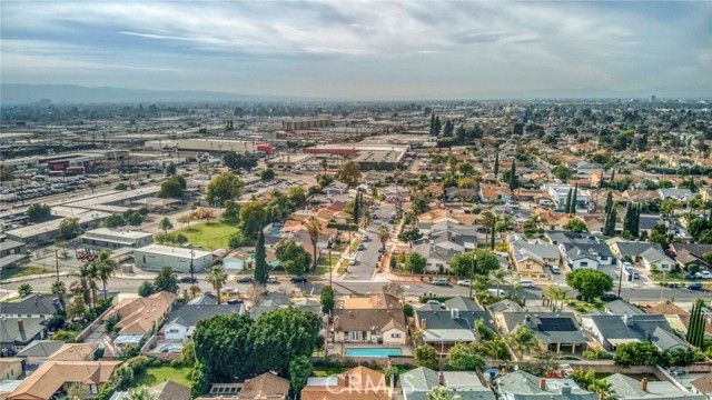 7548 Goodland Ave, North Hollywood (los Angeles), CA | . Photo 6 of 39