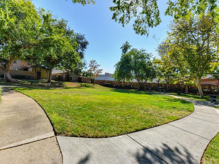 8108 Red Sherry Ln, Fair Oaks, CA, 95628 Townhouse. Photo 36 of 39