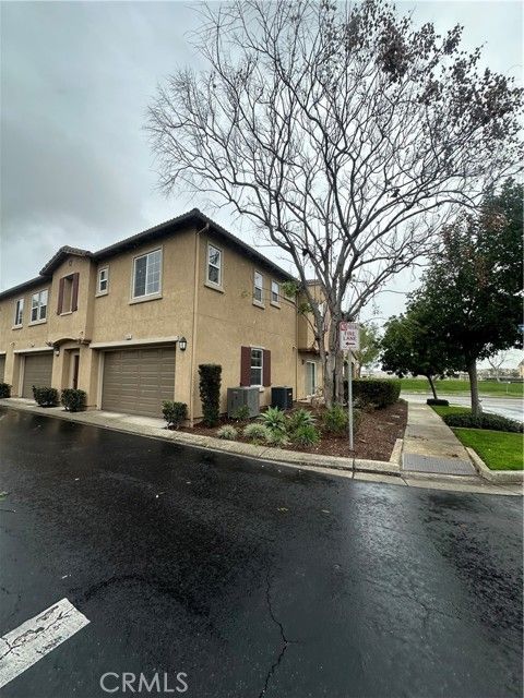 8138 W Preserve Loop, Chino, CA, 91708 Townhouse. Photo 9 of 14