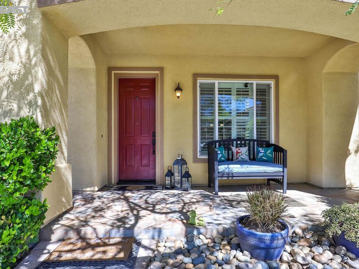 8138 Westport Cir, Discovery Bay, CA | The Lakes. Photo 3 of 51