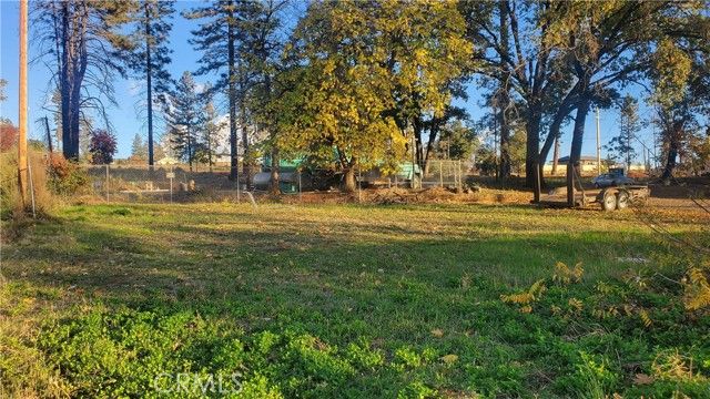 8322 Skwy Paradise CA. Photo 12 of 24