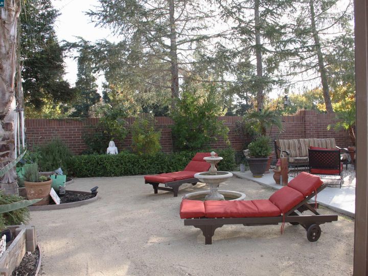 914 Yardley Pl, Brentwood, CA | Aston Place. Photo 20 of 26