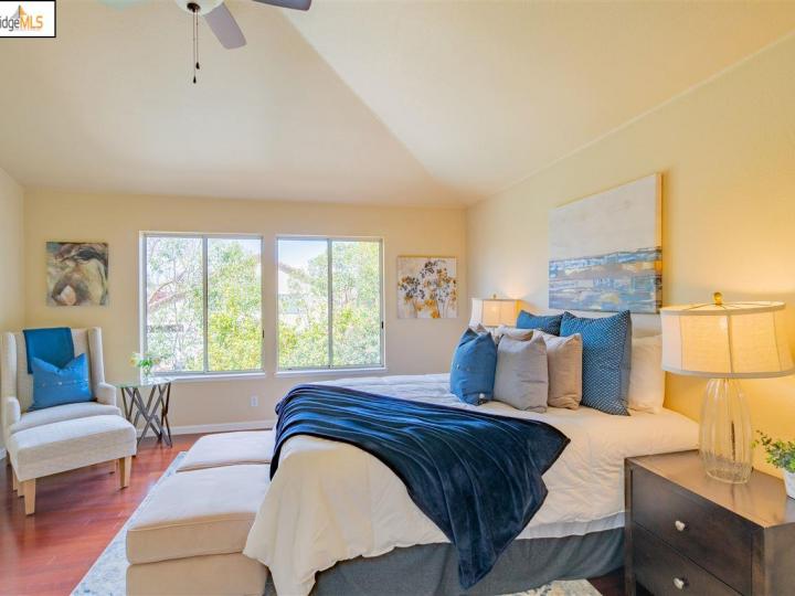 915 Crescent Dr, Brentwood, CA | Brentwood. Photo 14 of 29