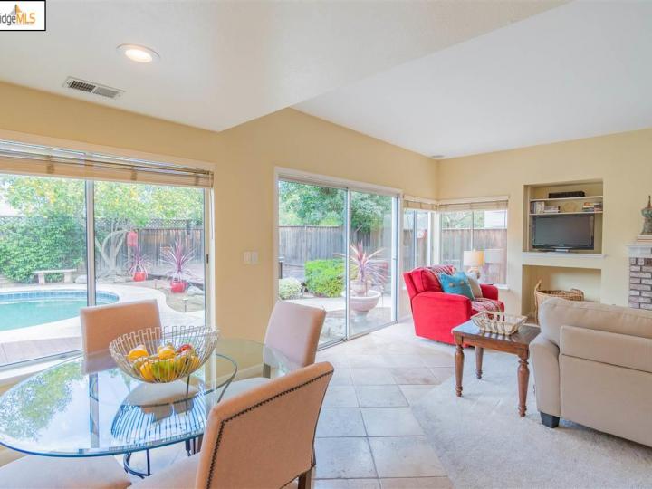 915 Crescent Dr, Brentwood, CA | Brentwood. Photo 8 of 29