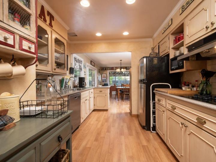 927 Castle Hill Rd, Redwood City, CA | . Photo 10 of 27