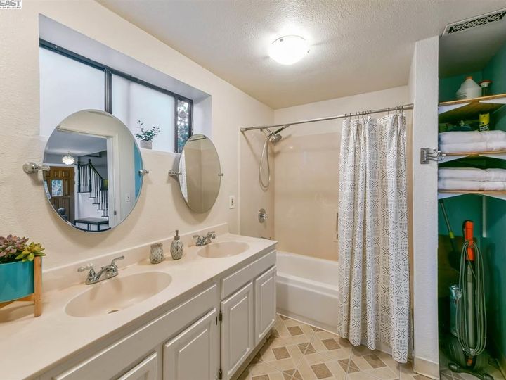 928 Willow St, Alameda, CA | Central Alameda. Photo 35 of 40