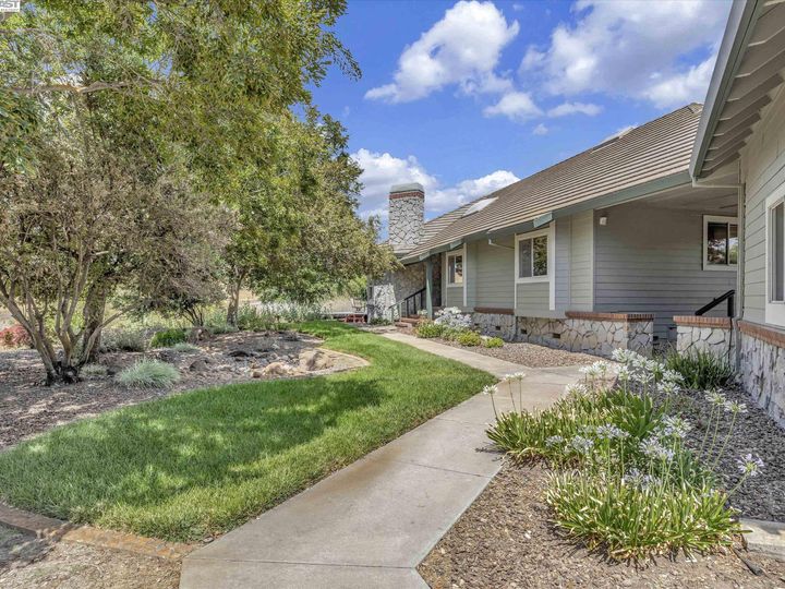 9325 Lupin Way, Livermore, CA | Ruralranch. Photo 3 of 57