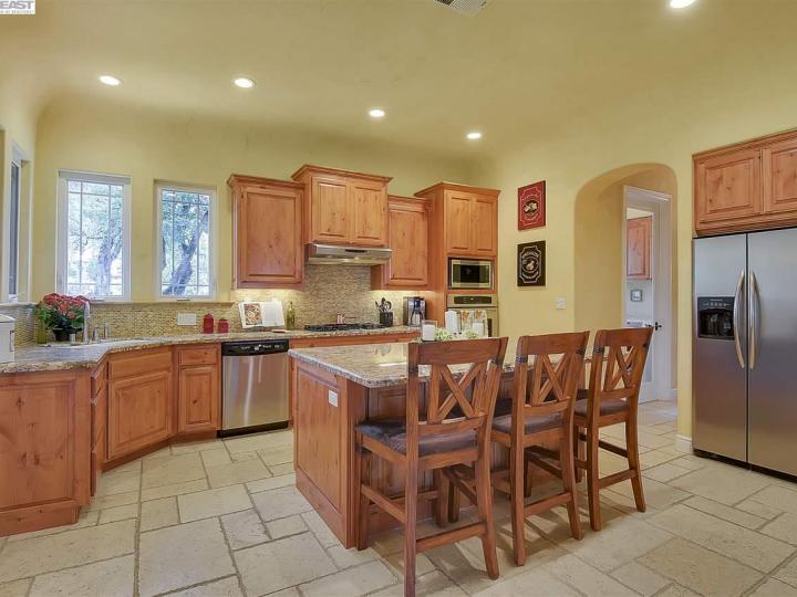 9659 Stern Ln, Browns Valley, CA | . Photo 15 of 40