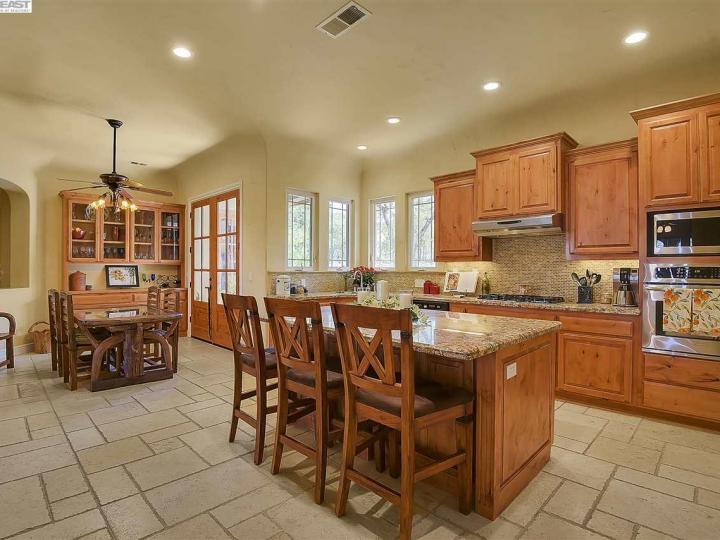 9659 Stern Ln, Browns Valley, CA | . Photo 18 of 40