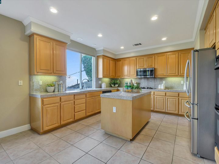 985 Rolling Woods Way, Concord, CA | Crystyl Ranch. Photo 12 of 57