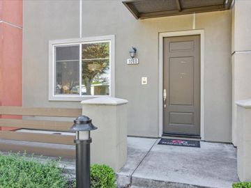1060 Duane Ct, Sunnyvale, CA, 94085 Townhouse. Photo 5 of 46