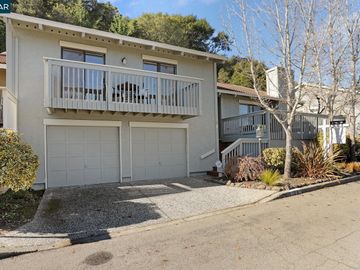 108 Brookline St Moraga CA Multi-family home. Photo 3 of 47