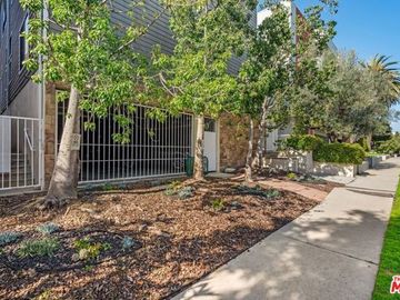 11959 Mayfield Ave #5, Los Angeles, CA, 90049 Townhouse. Photo 4 of 35