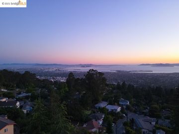 1241 Grizzly Peak Blvd, Berkeley, CA | Berkeley Hills. Photo 6 of 39