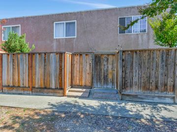 1560 Pine St #14, Concord, CA, 94520 Townhouse. Photo 3 of 22