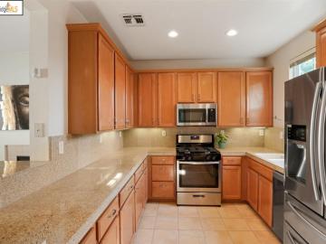 18 Matisse Ct, Pleasant Hill, CA, 94523 Townhouse. Photo 4 of 18