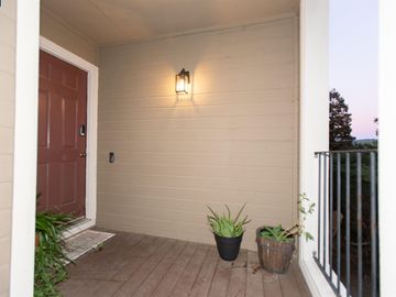 1931 S Forest Hill Pl Danville CA Multi-family home. Photo 2 of 18