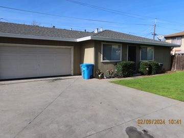 207 W 9th St, Gilroy, CA | . Photo 5 of 10