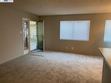 2122 Peppertree Way #2, Antioch, CA, 94509 Townhouse. Photo 2 of 18