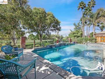 2136 Saint Andrews Ct, Discovery Bay, CA | Discovery Bay Country Club. Photo 4 of 40