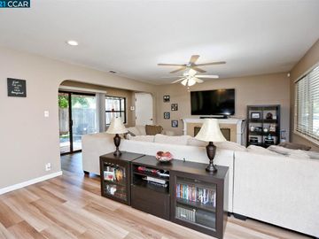 2325 Holbrook Dr, Concord, CA | Holbrook Heights. Photo 3 of 22