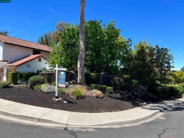 300 Meadowood Ct, Pleasant Hill, CA | . Photo 6 of 60
