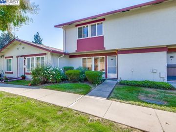 3686 Gainsborough Ter, Fremont, CA, 94555 Townhouse. Photo 3 of 54