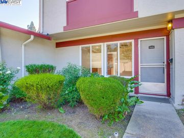 3686 Gainsborough Ter, Fremont, CA, 94555 Townhouse. Photo 5 of 54