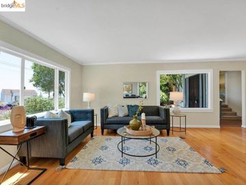 3745 Delmont Ave, Oakland, CA | Chimes Terrace. Photo 6 of 30