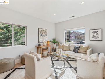 3751 39th Ave, Oakland, CA | Laurel District. Photo 6 of 31