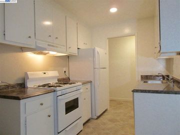 Rental 38500 Paseo Padre Pkwy unit #208, Fremont, CA, 94536. Photo 4 of 9