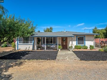 4977 Myrtle Dr, Concord, CA | Ayers Ranch. Photo 3 of 30