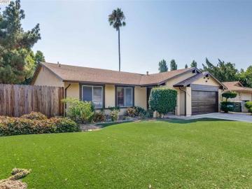500 Edwin Dr, Lewis Homes, CA