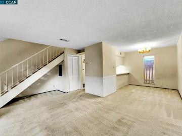 5440 Roundtree Ct #B, Concord, CA, 94521 Townhouse. Photo 6 of 25