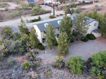 551 El Rancho Dr Clarkdale AZ Multi-family home. Photo 4 of 30