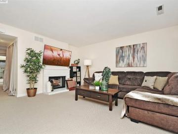 631 Foster Ct #2, Hayward, CA, 94544 Townhouse. Photo 3 of 19