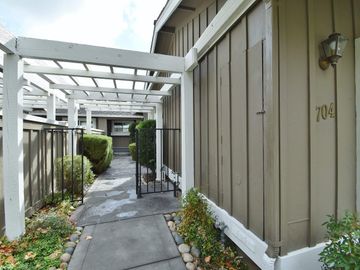 704 Silver Lake Dr, Danville, CA, 94526 Townhouse. Photo 3 of 40