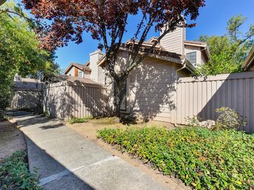 8108 Red Sherry Ln, Fair Oaks, CA, 95628 Townhouse. Photo 3 of 39