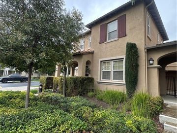 8138 W Preserve Loop, Chino, CA, 91708 Townhouse. Photo 4 of 14