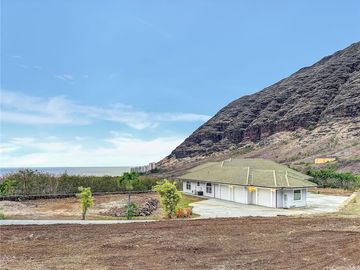 84-1060 Maunaolu St, Waianae, HI | Maunaolu Estates. Photo 2 of 25