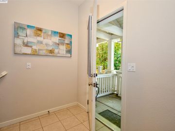 852 Avery Dr, Mountain View, CA, 94043 Townhouse. Photo 5 of 31