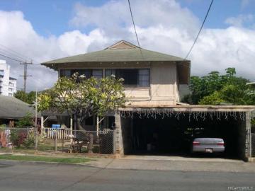 Honolulu HI Multi-family home. Photo 4 of 5
